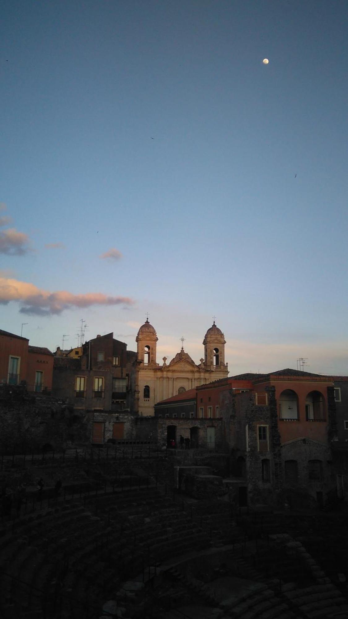 The Yellow House Catania Exterior photo